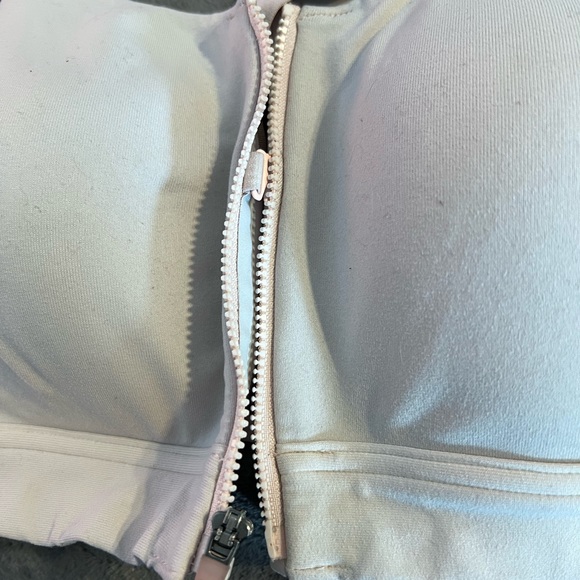 Under Amour Eclipse High Impact Zip Front Sports Bra Size 36C (M-L) - Picture 6 of 7